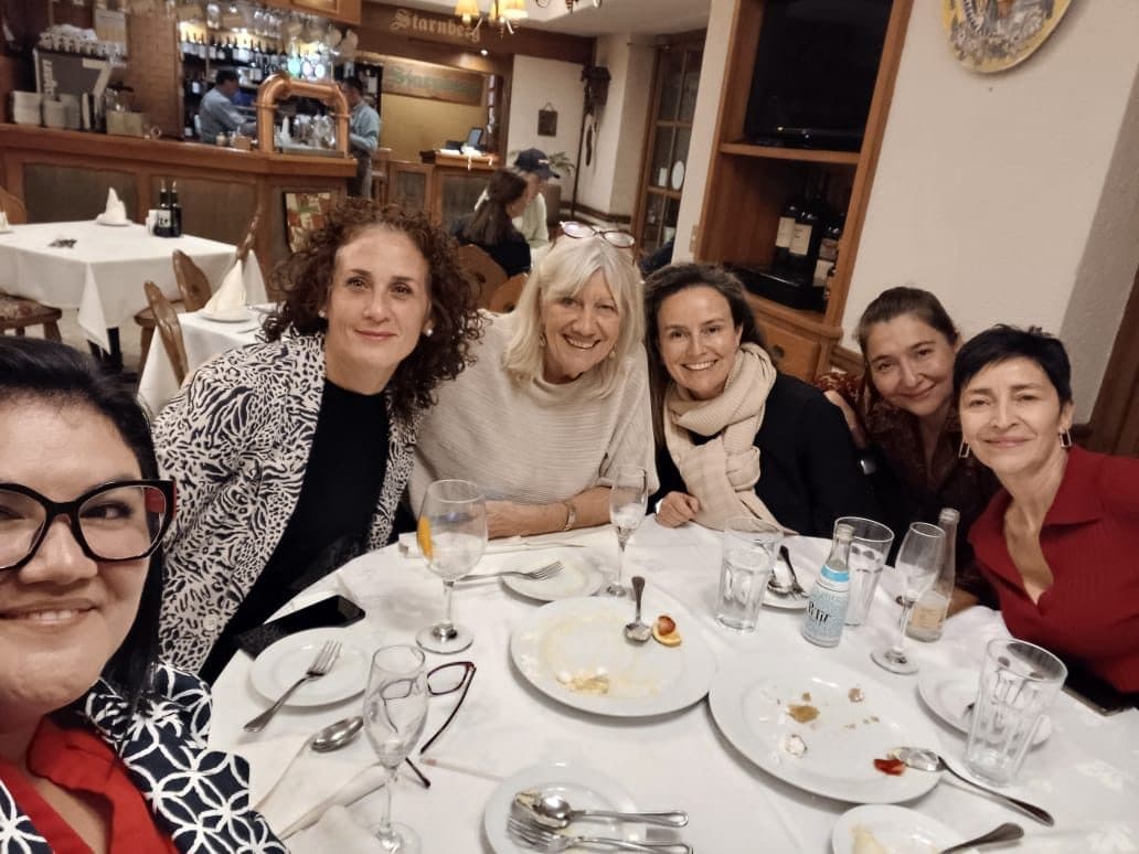 Integrantes de ANCOPA Chile junto a Liliana Zanuso